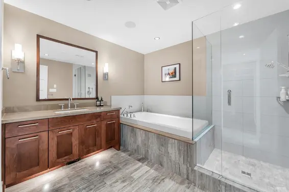 102 2575 Garden Court, West Vancouver For Sale - image 33