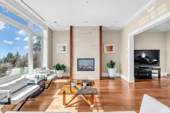 102 2575 Garden Court, West Vancouver For Sale - image 4