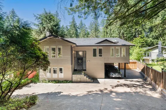 4049 Capilano Park Road, North Vancouver