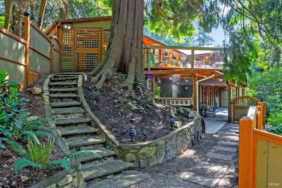 3915 Bayridge Place, West Vancouver For Sale - image 34