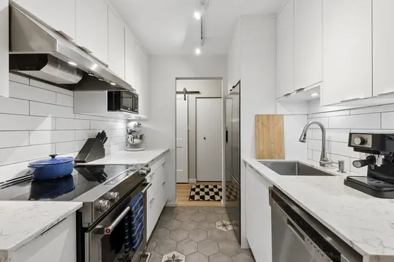 101 175 East 5th Street, North Vancouver For Sale - image 4