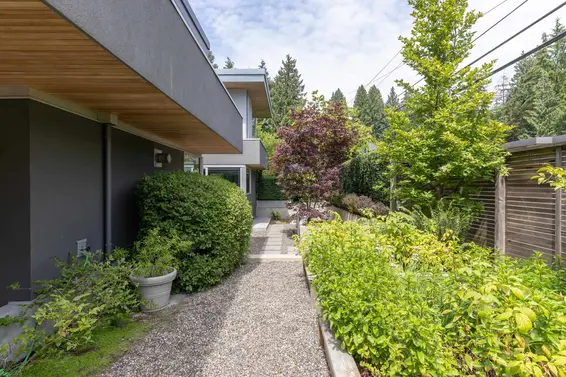 903 Leovista Avenue, North Vancouver For Sale - image 38