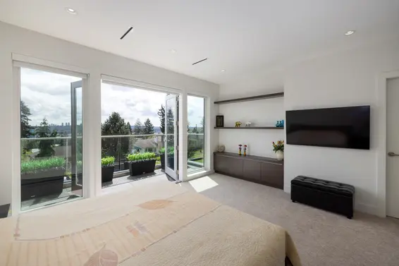 1052 Calverhall Street, North Vancouver For Sale - image 20