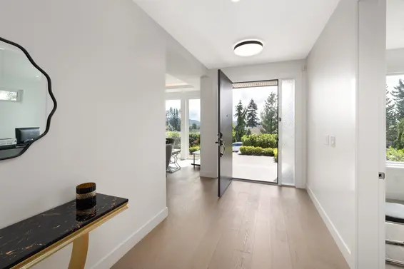 1052 Calverhall Street, North Vancouver For Sale - image 4
