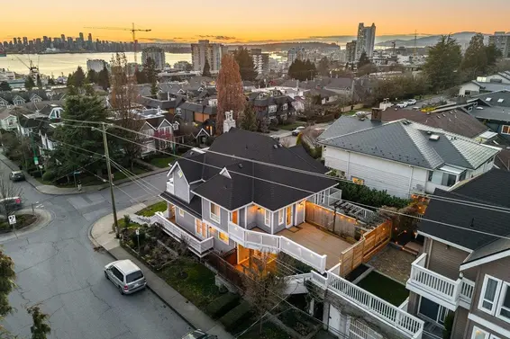 280 East 5th Street, North Vancouver For Sale - image 2