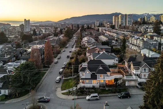 280 East 5th Street, North Vancouver For Sale - image 37