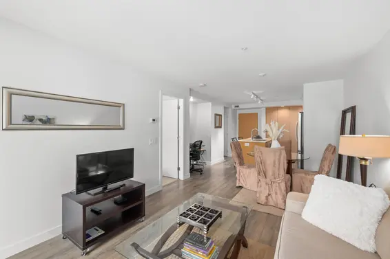 213 221 East 3rd Street, North Vancouver For Sale - image 5