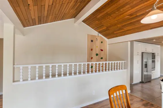 2452 Keats Road, North Vancouver For Sale - image 19
