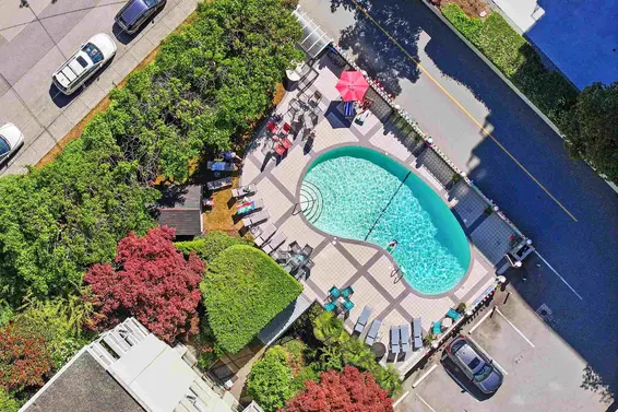 107 1425 Esquimalt Avenue, West Vancouver