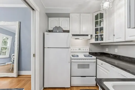 557 Lonsdale Avenue, North Vancouver For Sale - image 12