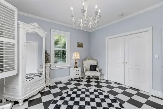 557 Lonsdale Avenue, North Vancouver For Sale - image 17