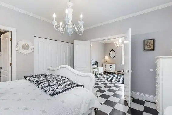 557 Lonsdale Avenue, North Vancouver For Sale - image 19