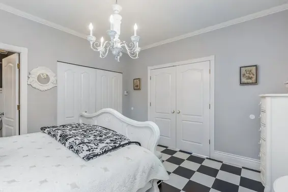 557 Lonsdale Avenue, North Vancouver For Sale - image 20