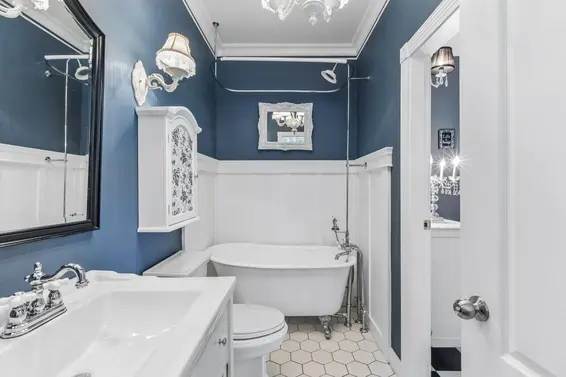 557 Lonsdale Avenue, North Vancouver For Sale - image 21