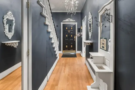 557 Lonsdale Avenue, North Vancouver For Sale - image 4