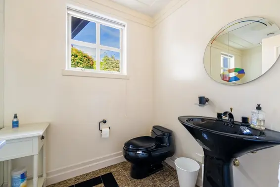 620 Knockmaroon Road, West Vancouver For Sale - image 13