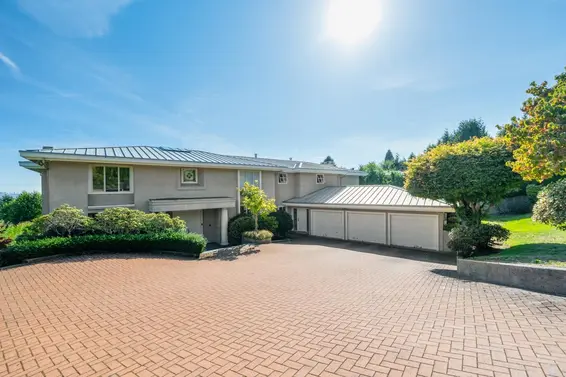 620 Knockmaroon Road, West Vancouver For Sale - image 2