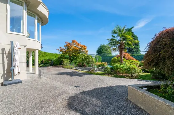 620 Knockmaroon Road, West Vancouver For Sale - image 32