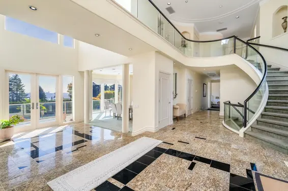 620 Knockmaroon Road, West Vancouver For Sale - image 4