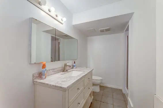 1380 Burnside Road, West Vancouver For Sale - image 25