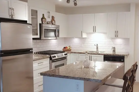 209 1468 St Andrews Avenue, North Vancouver