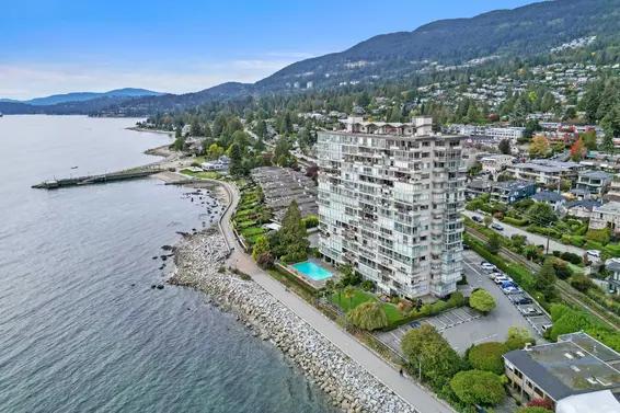 1006 150 24th Street, West Vancouver