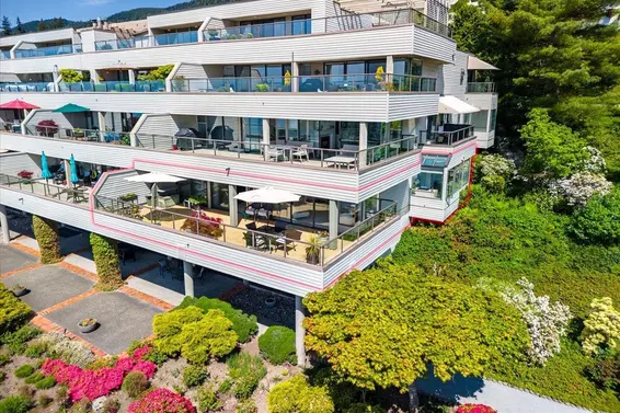 25 2236 Folkestone Way, West Vancouver
