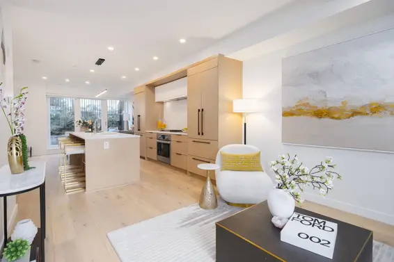 114 649 East 3rd Street, North Vancouver