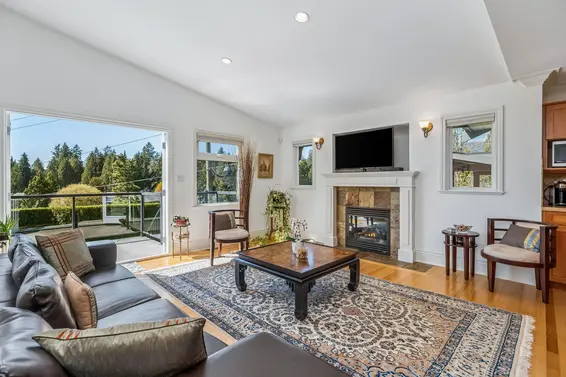 954 Tudor Avenue, North Vancouver For Sale - image 12