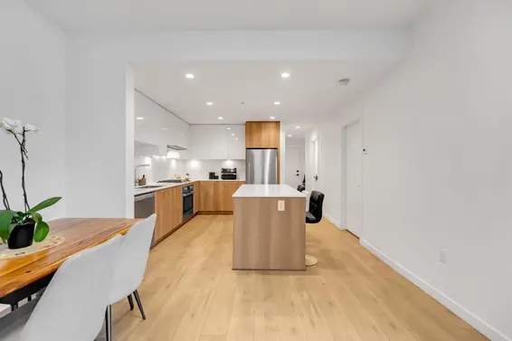 303 715 West 15 Street, North Vancouver For Sale - image 7