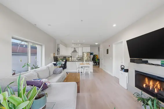 204 1273 Marine Drive, North Vancouver For Sale - image 8