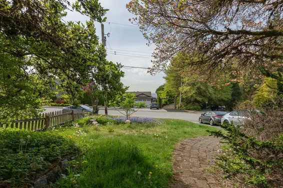 164 East Carisbrooke Road, North Vancouver For Sale - image 3