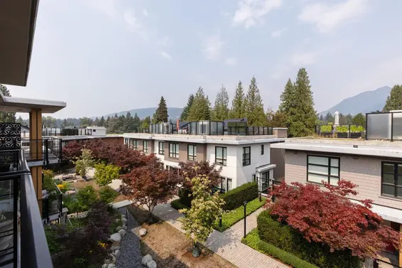 402 3220 Connaught Crescent, North Vancouver