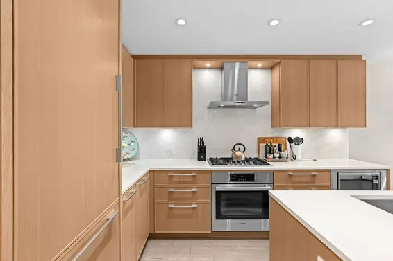 402 3220 Connaught Crescent, North Vancouver For Sale - image 4