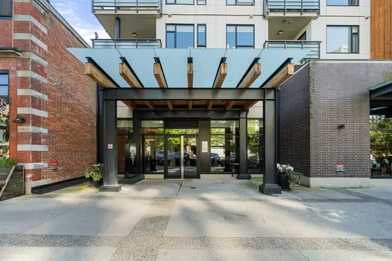 301 123 West 1st Street, North Vancouver