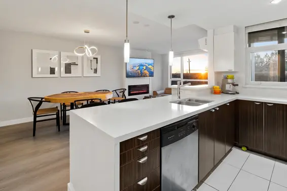 308 160 West 3rd Street, North Vancouver For Sale - image 5