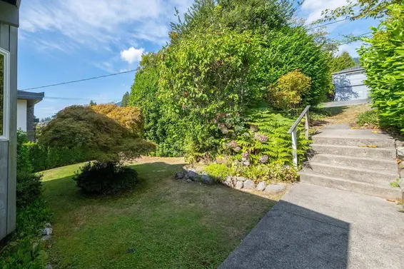 2128 Mathers Avenue, West Vancouver For Sale - image 32