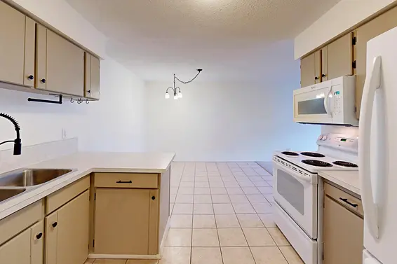 206 138 West 18th Street, North Vancouver For Sale - image 3