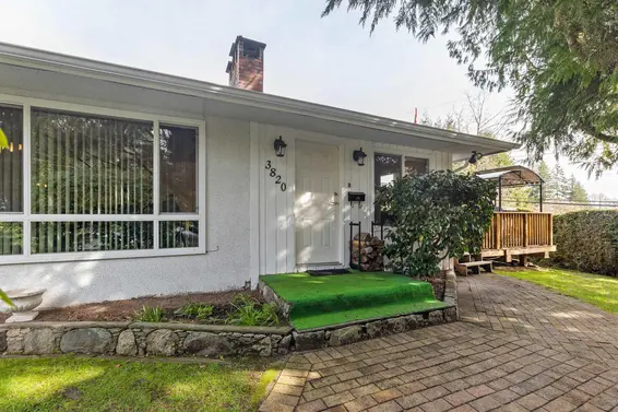 3820 Calder Avenue, North Vancouver For Sale - image 3