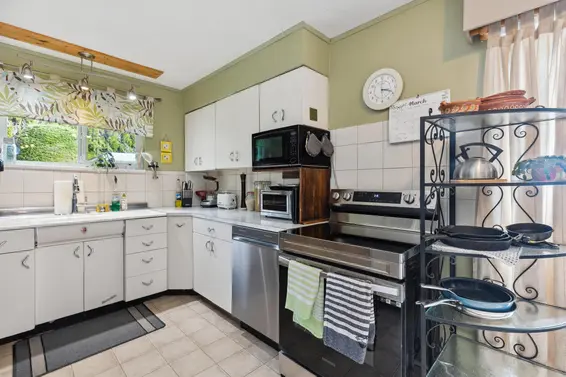 3820 Calder Avenue, North Vancouver For Sale - image 8