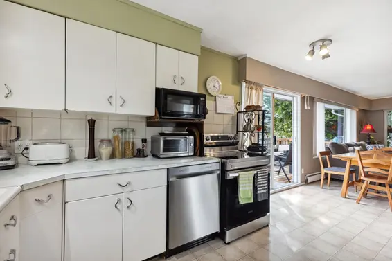 3820 Calder Avenue, North Vancouver For Sale - image 9