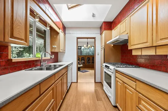 4589 Ramsay Road, North Vancouver For Sale - image 11