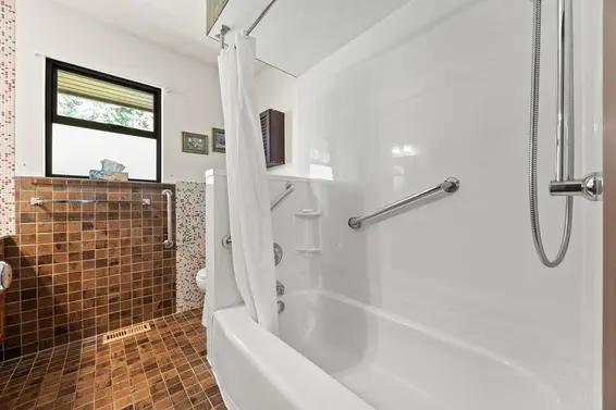 4589 Ramsay Road, North Vancouver For Sale - image 30