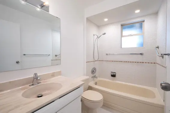 810 235 Keith Road, West Vancouver For Sale - image 32