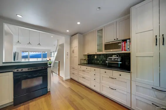 430 Crosscreek Road, Lions Bay For Sale - image 14