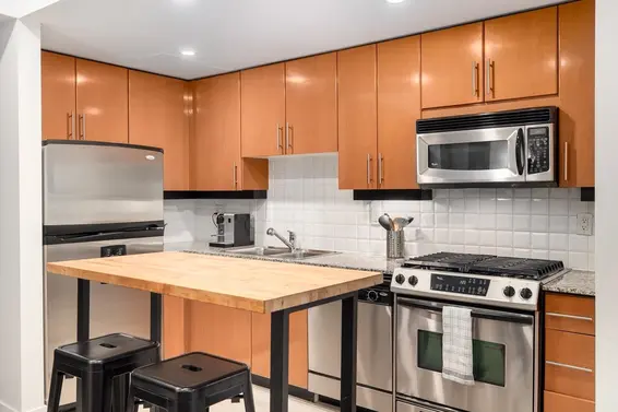 301 168 East Esplanade, North Vancouver For Sale - image 5