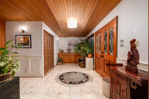 1343 Tyrol Road, West Vancouver For Sale - image 3
