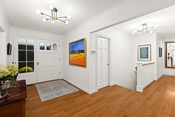 885 Margaree Place, West Vancouver For Sale - image 3
