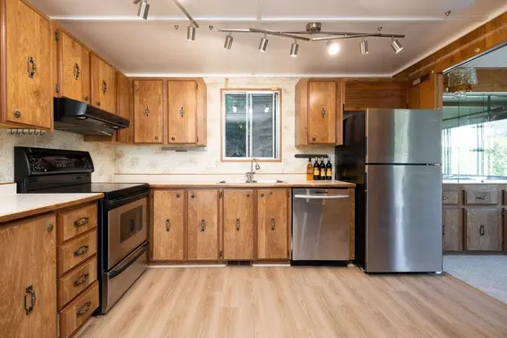 518 Tyee Court, North Vancouver For Sale - image 12