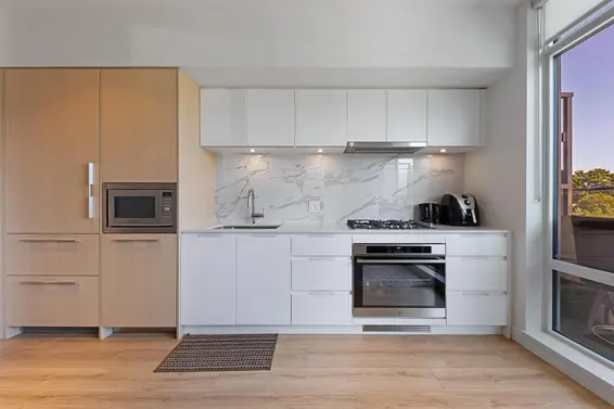 202 1500 Fern Street, North Vancouver For Sale - image 3